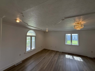 Charming Home in Albany, Kentucky - image 20