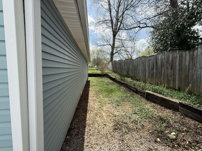 Charming Home in Albany, Kentucky - image 11