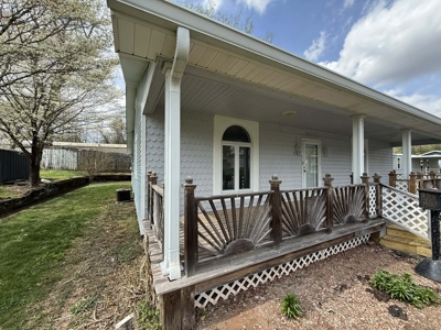 Charming Home in Albany, Kentucky - image 6