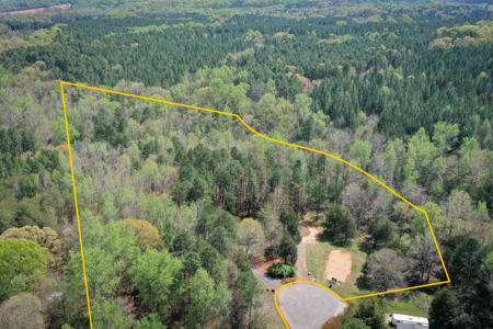 Private Home with Creek + Additional Buildable Lot Available - image 41