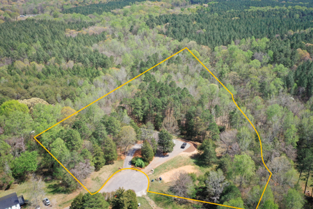 Private Home with Creek + Additional Buildable Lot Available - image 39