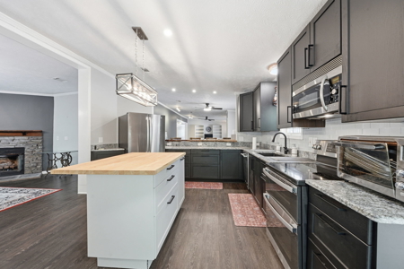 Private Home with Creek + Additional Buildable Lot Available - image 14