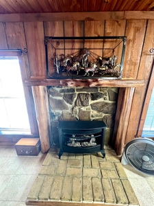 Country Style Log Home w/ 30'x40' Metal Shop Building! - image 3