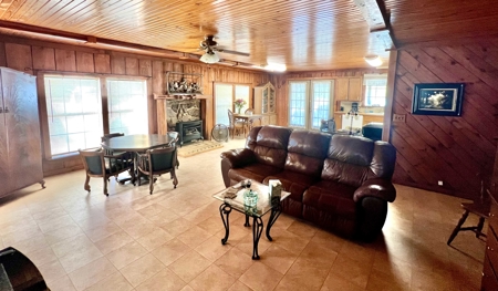 Country Style Log Home w/ 30'x40' Metal Shop Building! - image 5