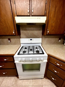 Country Style Log Home w/ 30'x40' Metal Shop Building! - image 2