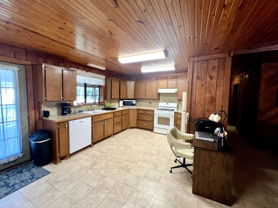 Country Style Log Home w/ 30'x40' Metal Shop Building! - image 1