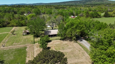 Country Style Log Home w/ 30'x40' Metal Shop Building! - image 14