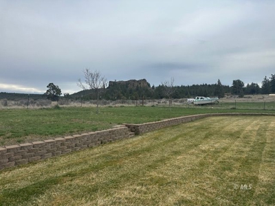 Charming Alturas Home on 1.6 Acres with Space for Horses - image 3