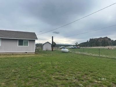 Charming Alturas Home on 1.6 Acres with Space for Horses - image 8