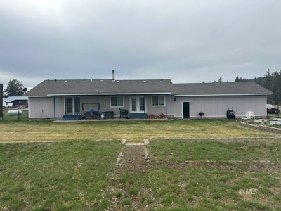 Charming Alturas Home on 1.6 Acres with Space for Horses - image 1