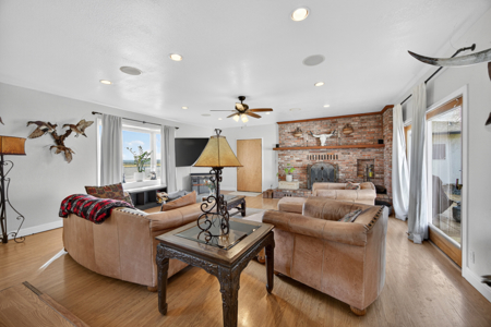 Esparto Historic Estate on 5 Acres with Landmark Barn - image 12