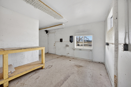 Esparto Historic Estate on 5 Acres with Landmark Barn - image 44