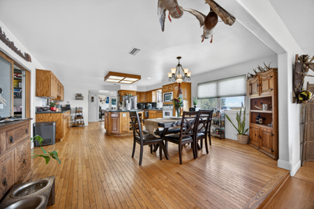 Esparto Historic Estate on 5 Acres with Landmark Barn - image 15