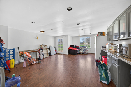 Esparto Historic Estate on 5 Acres with Landmark Barn - image 16