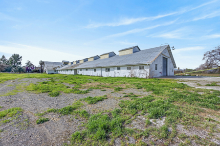 Esparto Historic Estate on 5 Acres with Landmark Barn - image 35