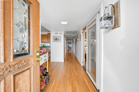 Esparto Historic Estate on 5 Acres with Landmark Barn - image 8