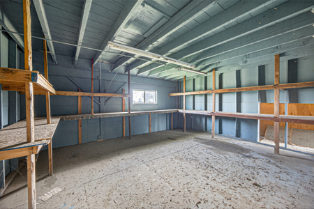 Esparto Historic Estate on 5 Acres with Landmark Barn - image 47