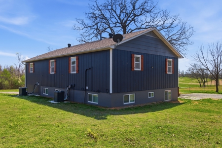 Spacious Country Retreat on 22.6 Acres with Dual Living Potential - image 9