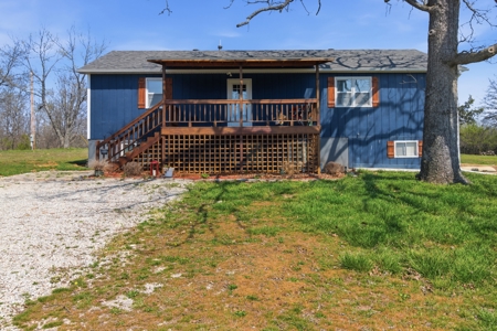 Spacious Country Retreat on 22.6 Acres with Dual Living Potential - image 3