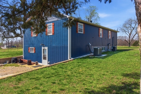 Spacious Country Retreat on 22.6 Acres with Dual Living Potential - image 6