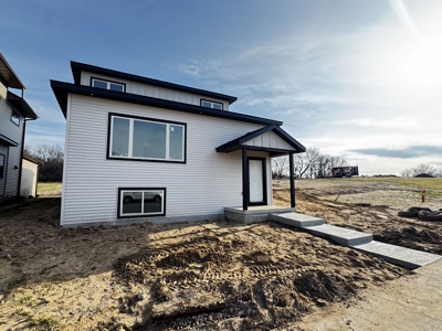 3-bedroom home in the Rolling Prairie subdivision in Portage - image 4