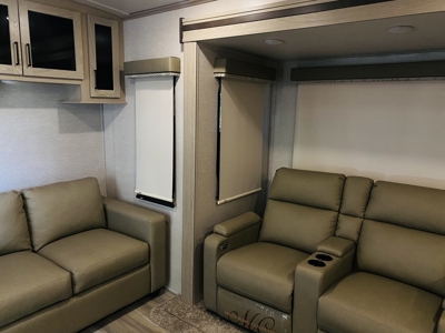 Turnkey Retreat-Dual Travel Trailers in Thunderbird Bay - image 7