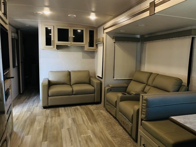 Turnkey Retreat-Dual Travel Trailers in Thunderbird Bay - image 11