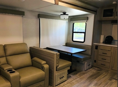 Turnkey Retreat-Dual Travel Trailers in Thunderbird Bay - image 9