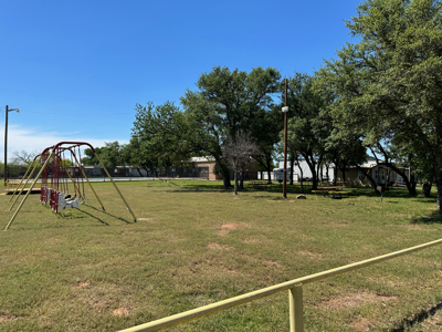 Turnkey Retreat-Dual Travel Trailers in Thunderbird Bay - image 2