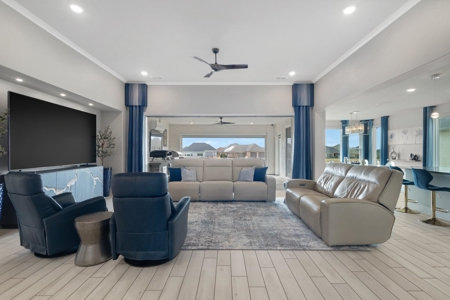 Golf Course Luxury Home in Robson Ranch Denton - image 29