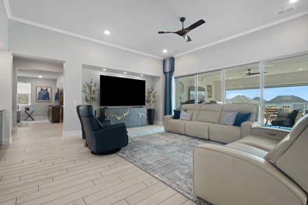 Golf Course Luxury Home in Robson Ranch Denton - image 28