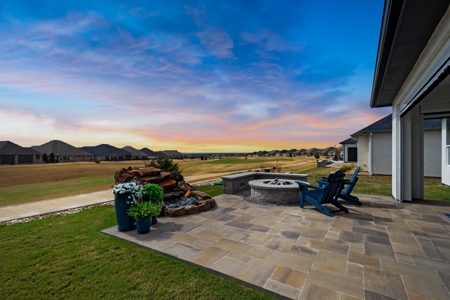 Golf Course Luxury Home in Robson Ranch Denton - image 7