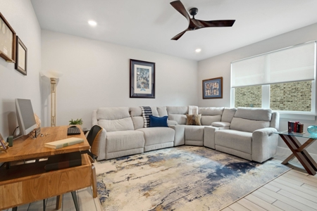 Golf Course Luxury Home in Robson Ranch Denton - image 12