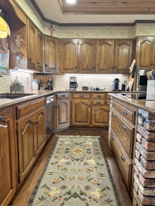 Country Home with Stables for sale in Marshall, TX - image 4