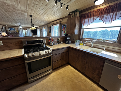 Mountain Home for Sale with Fabulous Mountain Views - image 17