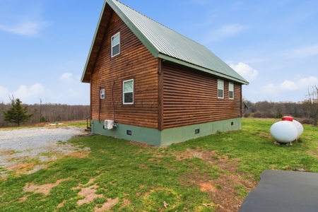 Missouri Ozarks Cabin for Sale / 6 Acres / Highway Frontage - image 21