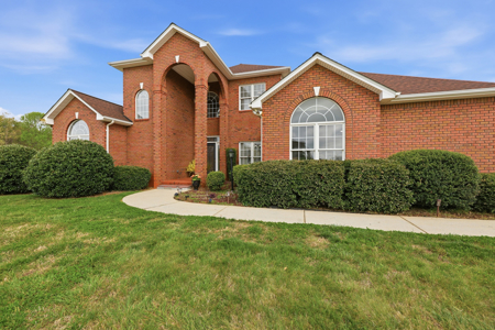 Spacious All-Brick Home| 4BR, Finished Basement, Media Room NC - image 37