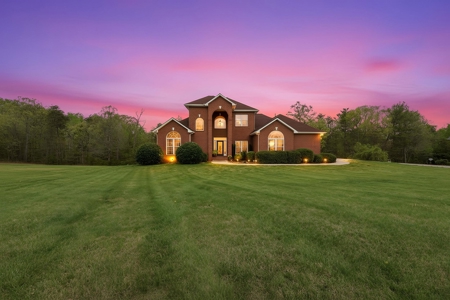 Spacious All-Brick Home| 4BR, Finished Basement, Media Room NC - image 3
