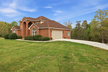 Spacious All-Brick Home| 4BR, Finished Basement, Media Room NC - image 38