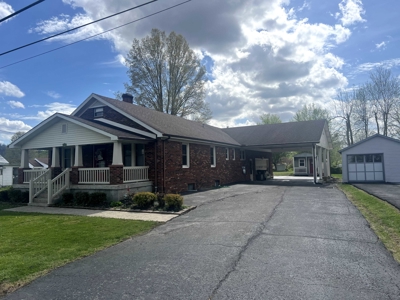 Brick Craftsman Style Home in Town - Large Lot - Liberty, KY. - image 2