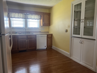 Brick Craftsman Style Home in Town - Large Lot - Liberty, KY. - image 5