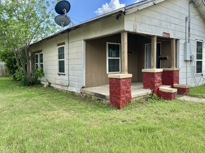 Investor Special or Starter Home Opportunity - image 1