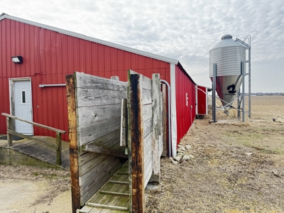 13-acre farmstead in the Town of Clinton in Rock County - image 20