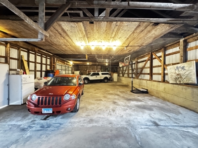 13-acre farmstead in the Town of Clinton in Rock County - image 34