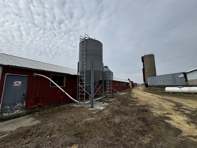 13-acre farmstead in the Town of Clinton in Rock County - image 24