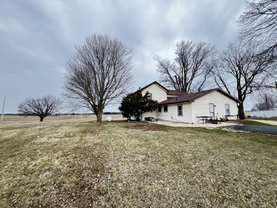 13-acre farmstead in the Town of Clinton in Rock County - image 5