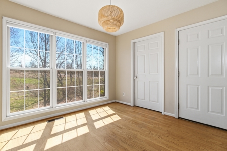 Gorgeous Custom Built Home with Equine setup - image 6