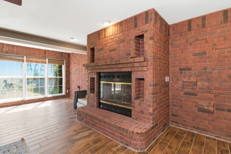 Gorgeous Custom Built Home with Equine setup - image 19