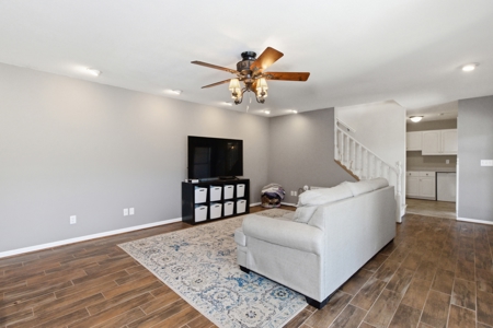 Gorgeous Custom Built Home with Equine setup - image 20