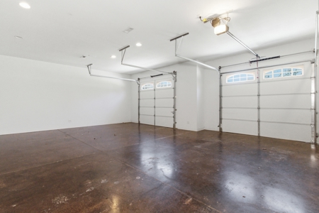 Gorgeous Custom Built Home with Equine setup - image 31